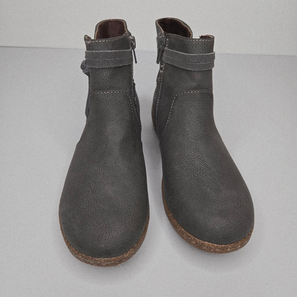 BOC by Born Women Addi Gray Flat Ankle Boots Booties Size 6 - Picture 5 of 9
